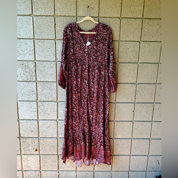 Faherty Dresses & Skirts - Faherty Toluca Tiered Long Sleeve Dress